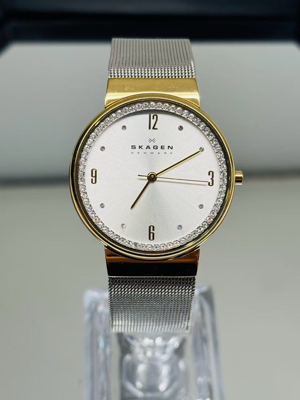 Skagen Denmark Women’s Watch 34mm Crystal Accent Mesh Bracelet New Battery Runs
